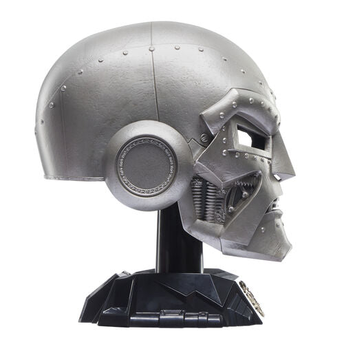 Casco premium Doctor Doom Marvel Legends